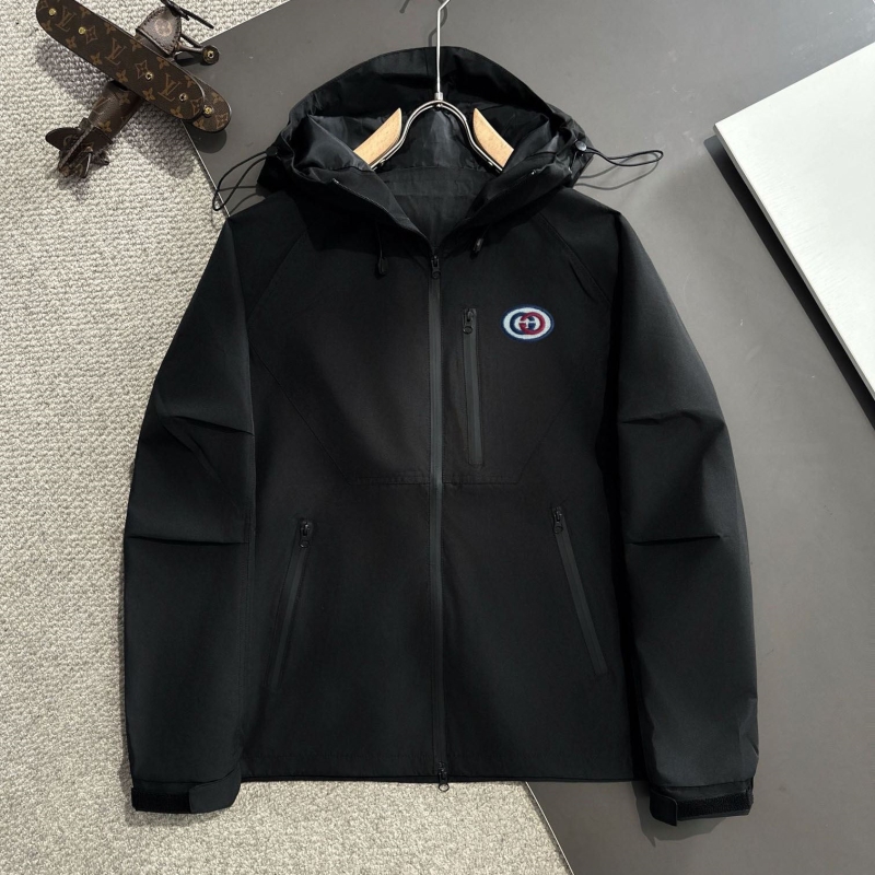 G*u*i coats